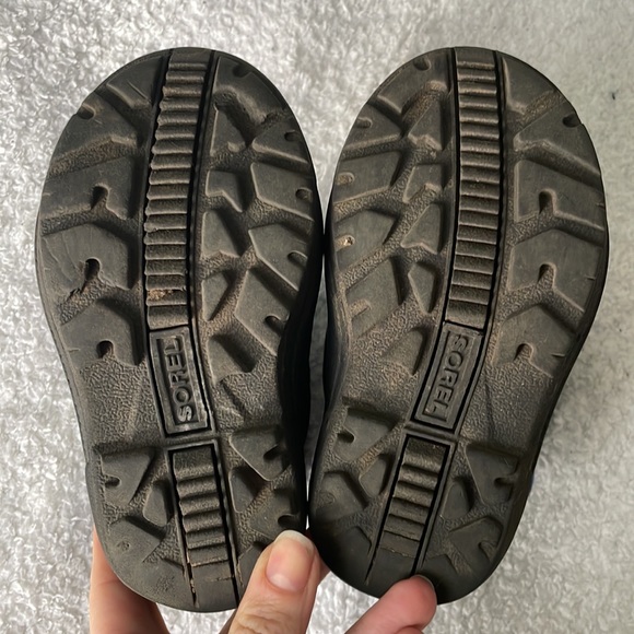 Sorel boots - Picture 5 of 5